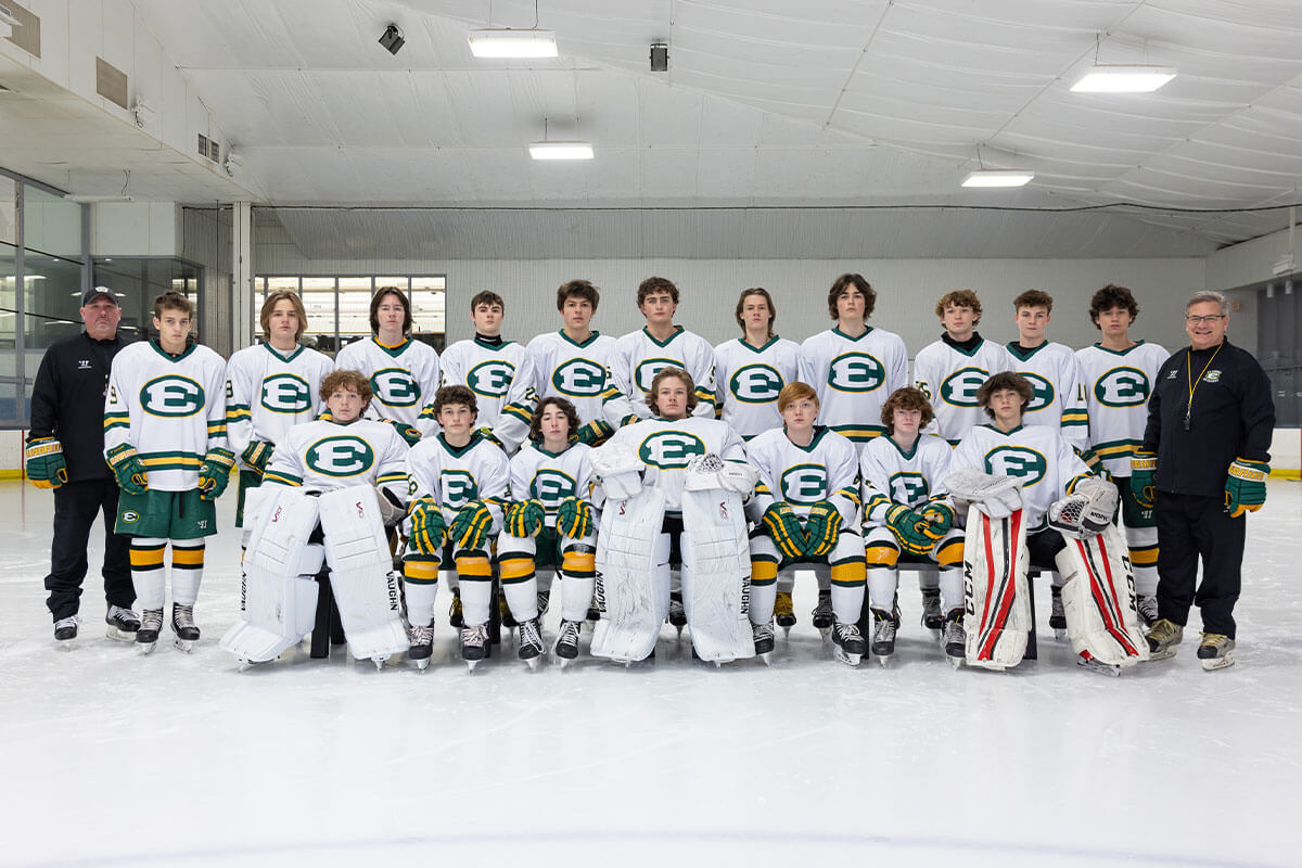 the 2023 st. edward high school junior varsity hockey team