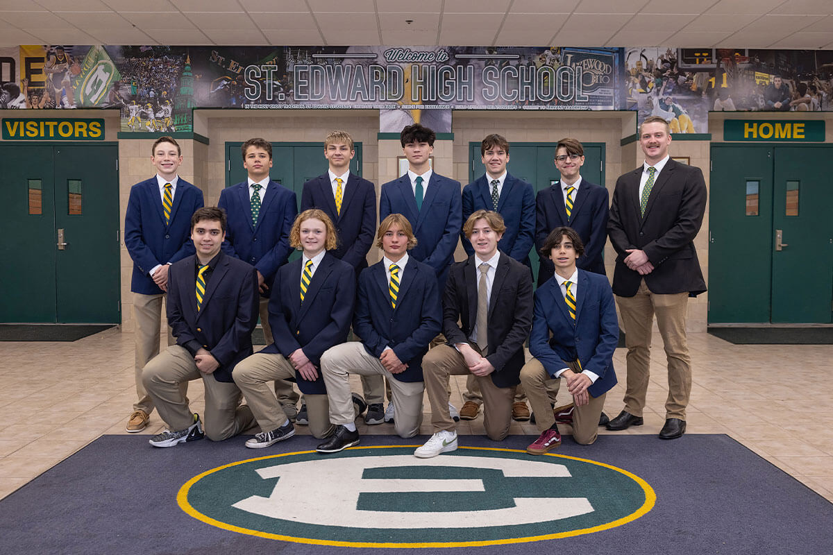 the 2023 st. edward high school swim and dive team