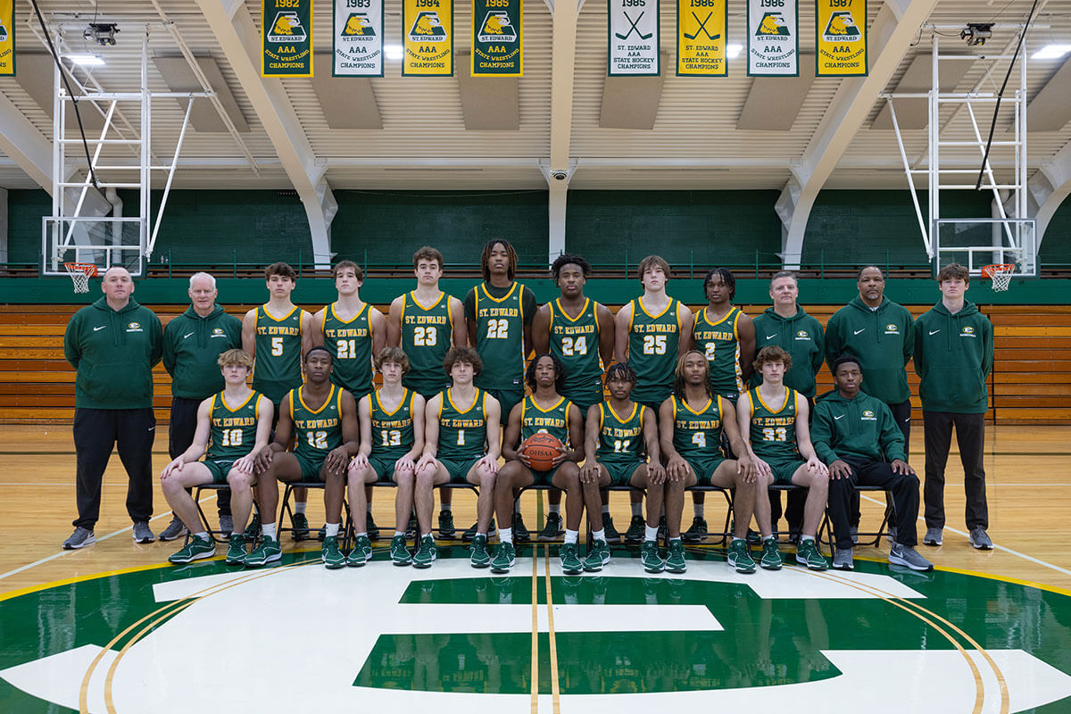 the 2023 st. edward high school varsity basketball team